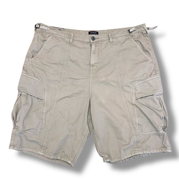 True Religion Baggy Tapered Shorts‎ 11” Men’s Khaki FLAW - Picture 1 of 12